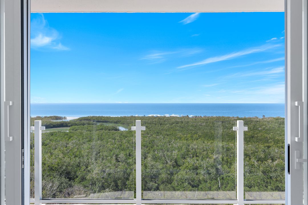 6101 Pelican Bay Blvd #1201, Naples, FL 34108