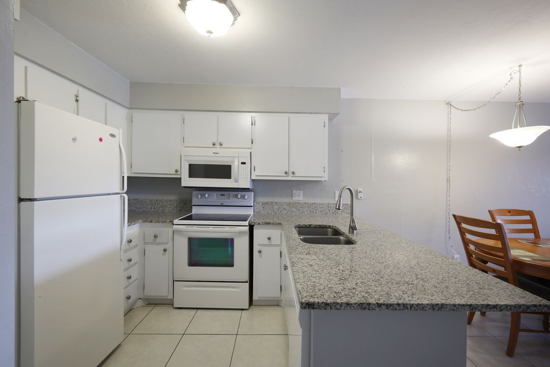 1100 Pondella Rd #611, Cape Coral, FL 33909