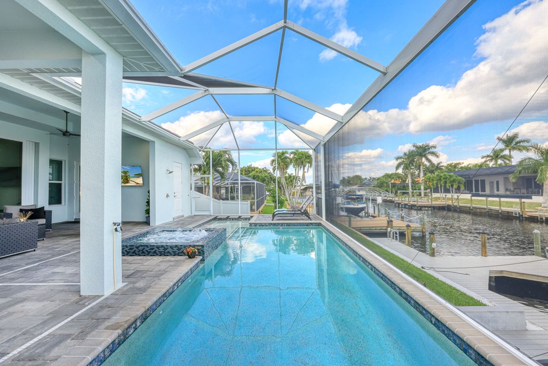 5317 SW 8th Pl, Cape Coral, FL 33914