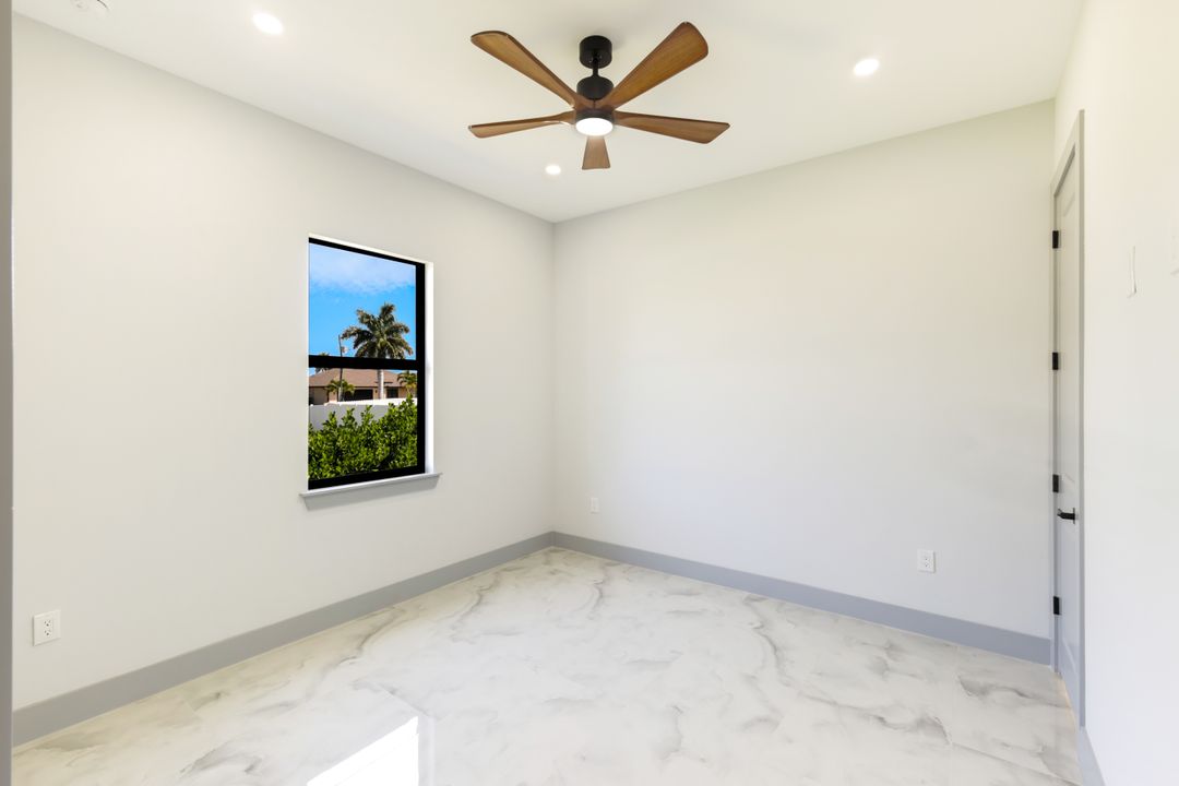 2833 SW 25th Ave, Cape Coral, FL 33914