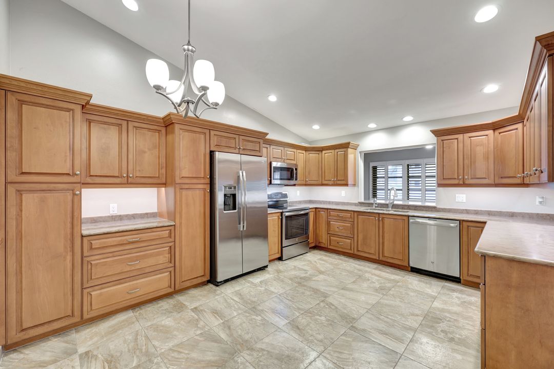 1204 S Brandywine Cir, Fort Myers, FL 33919