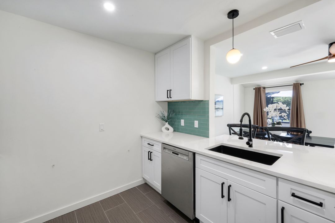 52 1st St, Bonita Springs, FL 34134