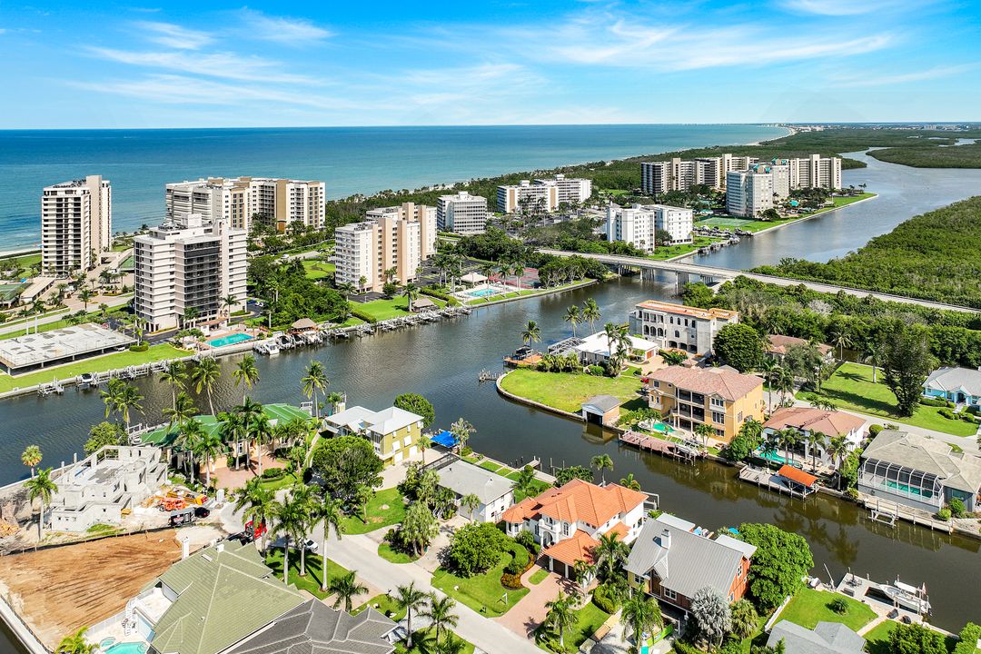 155 Heron Ave, Naples, FL 34108