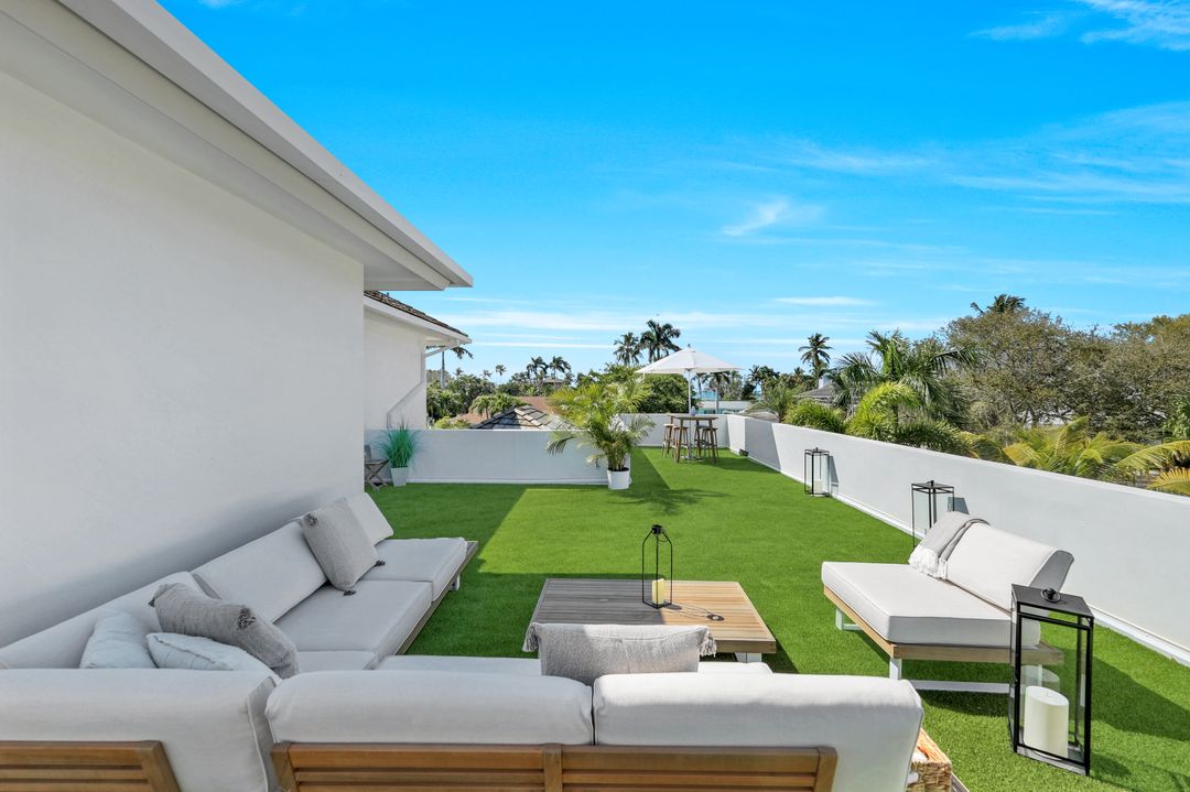 14 Sabre Ln, Naples, FL 34102