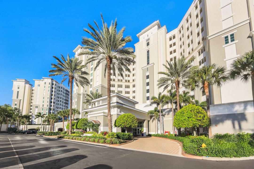 325 Dunes Blvd #204, Naples, FL 34110