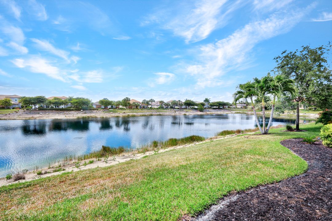 8675 Amour Ct, Naples, FL 34119