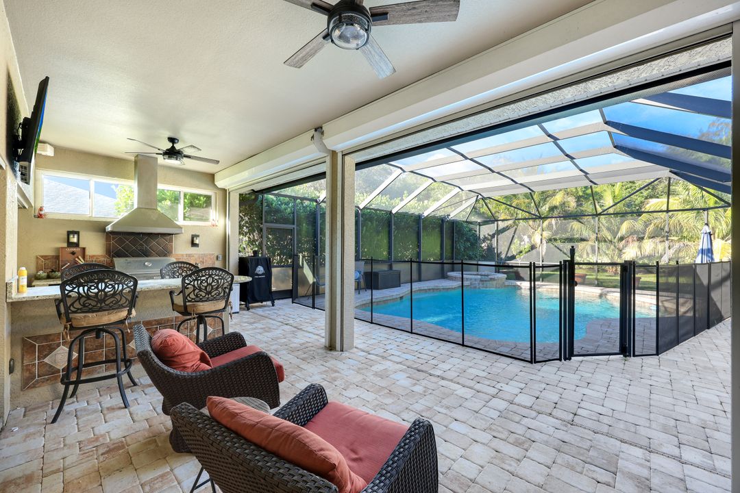 7500 Woodland Bend Cir, Fort Myers, FL 33912