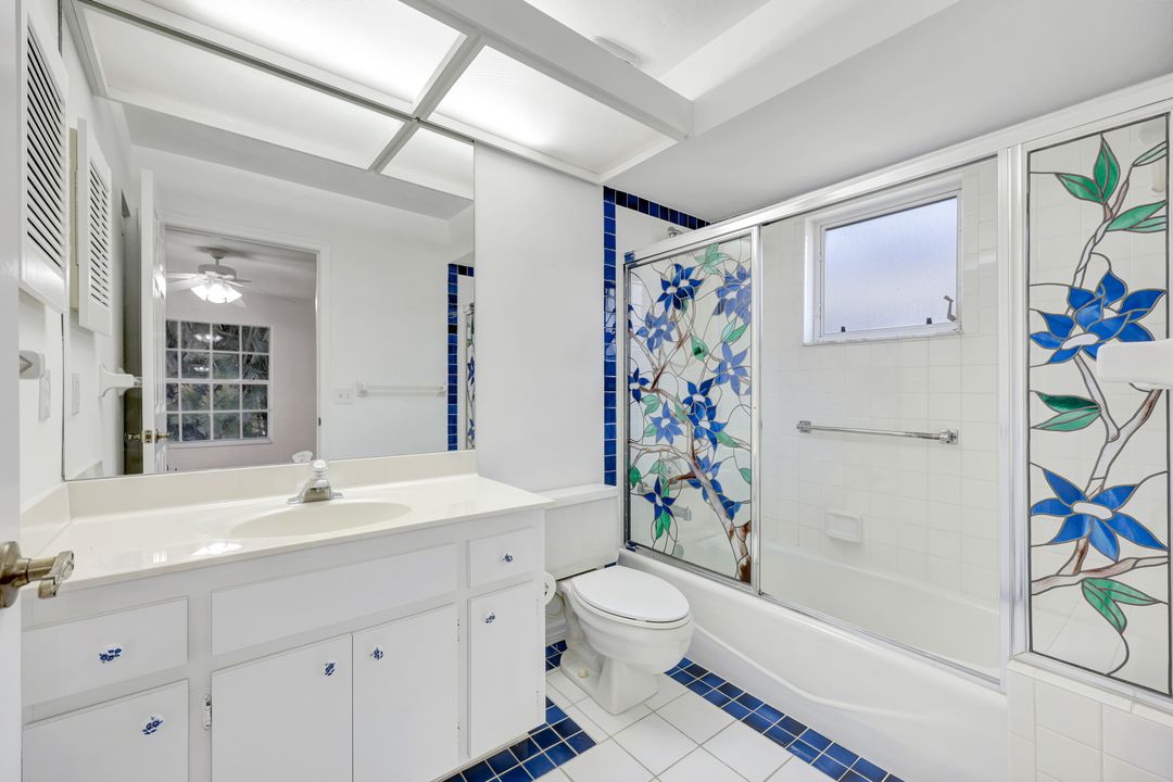 812 102nd Ave N, Naples, FL 34108