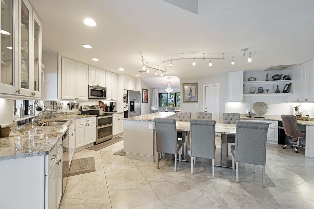 1222 SW 4th Ct, Cape Coral, FL 33991