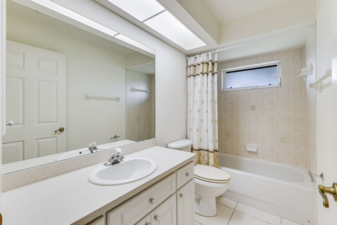 615 SE 19th Ct, Cape Coral, FL 33990