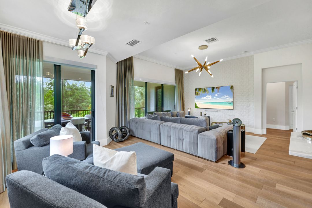 16356 Viansa Wy #9-201, Naples, FL 34110
