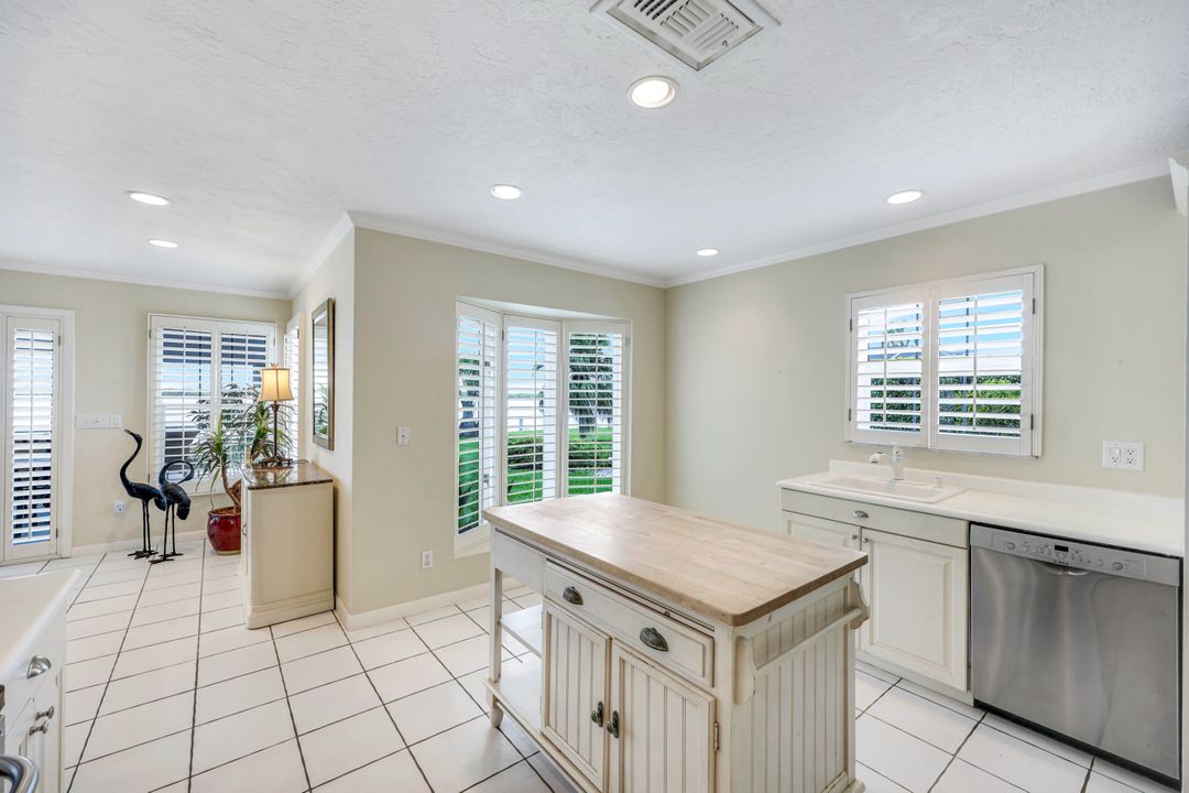 1268 Laurel Ct, Marco Island, FL 34145