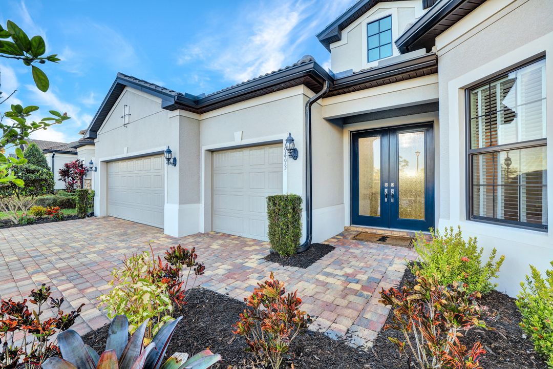 9493 Night Heron Ln, Naples, FL 34120