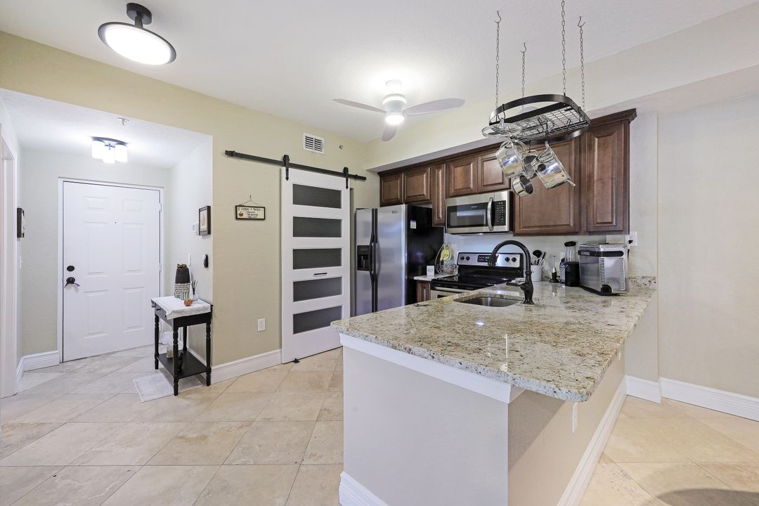 6450 Aragon Way APT 208, Fort Myers, FL 33966