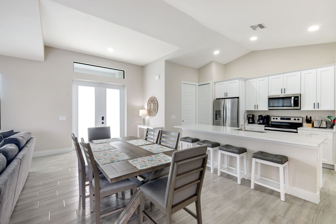 2305 SW 32nd St, Cape Coral, FL 33914