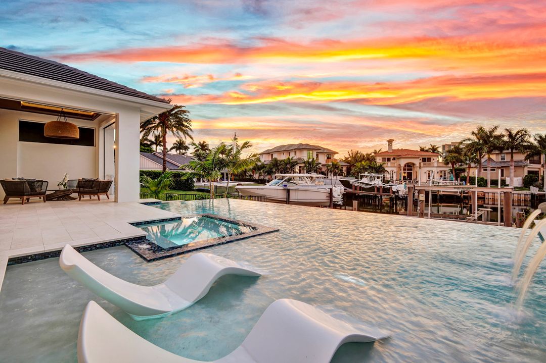 3637 Crayton Rd, Naples, FL 34103