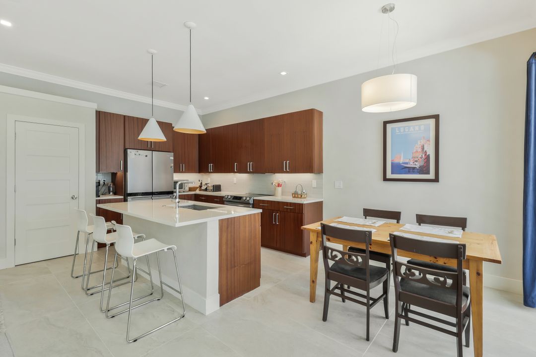 5717 Lago Villaggio Way, Naples, FL 34104