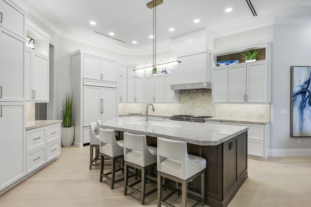 4262 Deephaven Ln, Naples, FL 34119