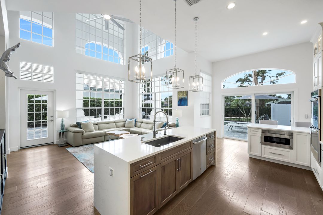 15303 Devon Green Ln, Naples, FL 34110