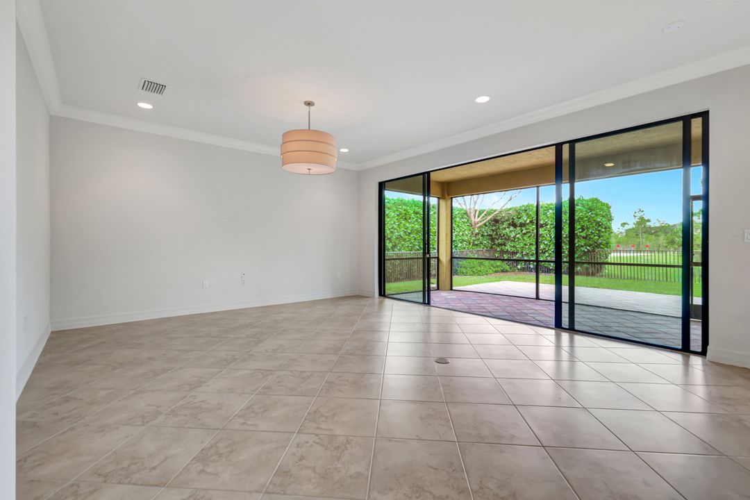 3430 Tigris Ln, Naples, FL 34119
