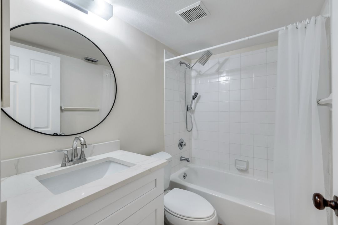 121 Wading Bird Cir #B-103, Naples, FL 34110
