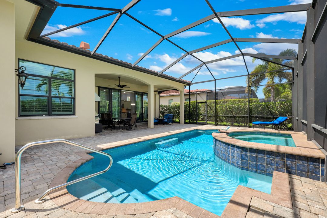 9461 Napoli Ln, Naples, FL 34113