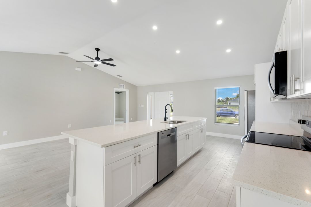 3757 NE 16th Pl, Cape Coral, FL 33909