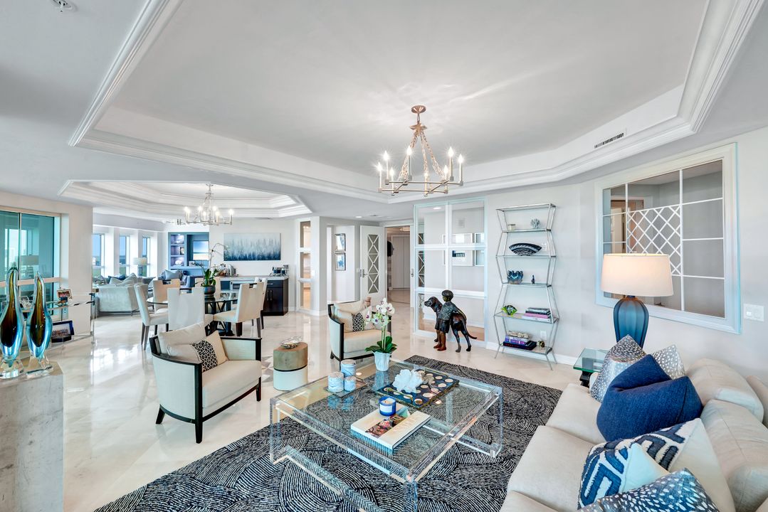 295 Grande Way #1403, Naples, FL 34110