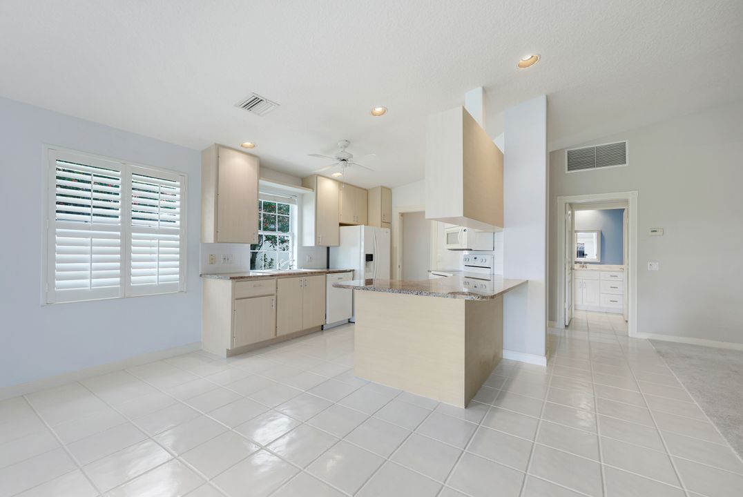 3556 El Verdado Ct, Naples, FL 34109