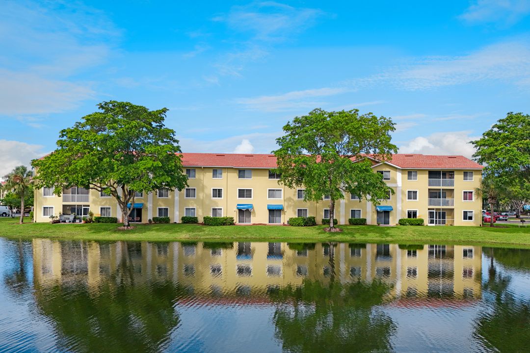 8298 Key Royal Ln #415, Naples, FL 34119