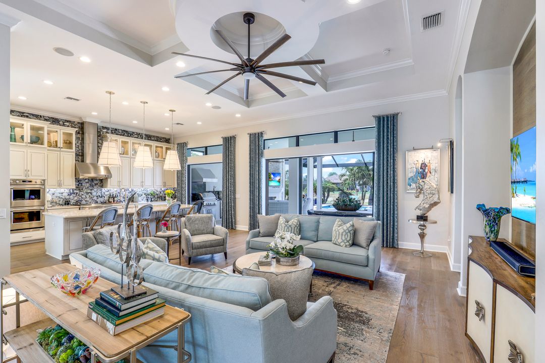 9287 Rialto Ln, Naples, FL 34119