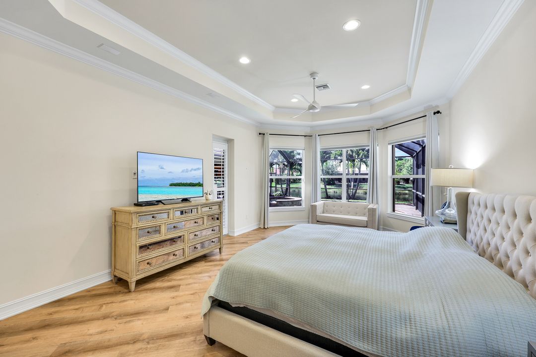 4963 Rustic Oaks Cir, Naples, FL 34105