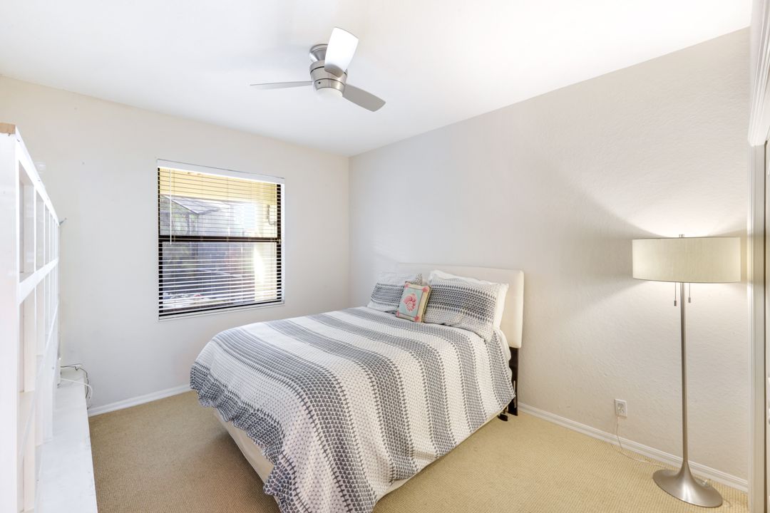 302 Sawgrass Ct, Naples, FL 34110