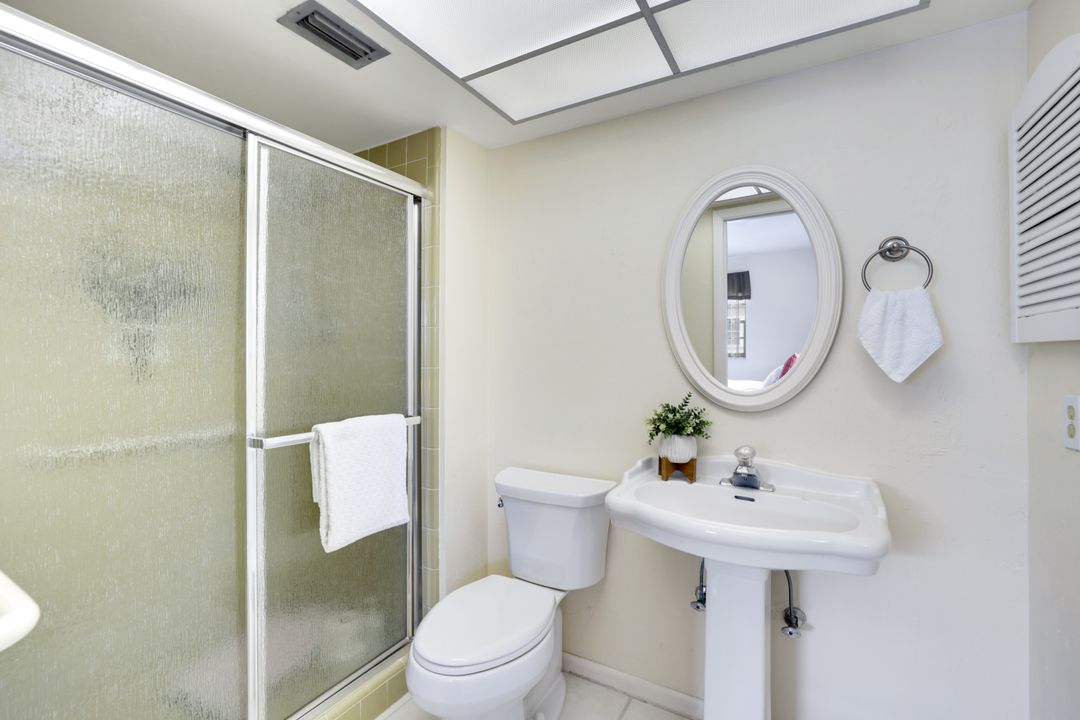 133 Briarcliff Ln, Naples, FL 34113