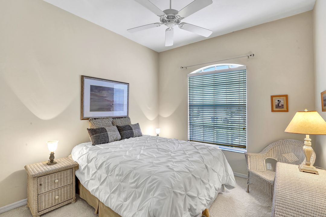 12715 Fox Ridge Dr, Bonita Springs, FL 34135