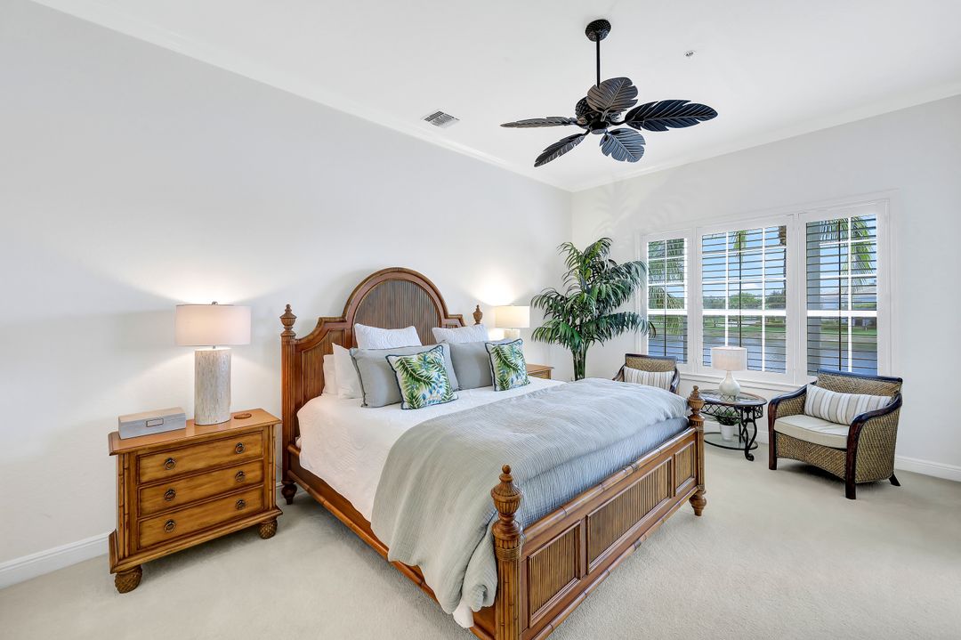 9235 Tesoro Ln #4-202, Naples, FL 34114