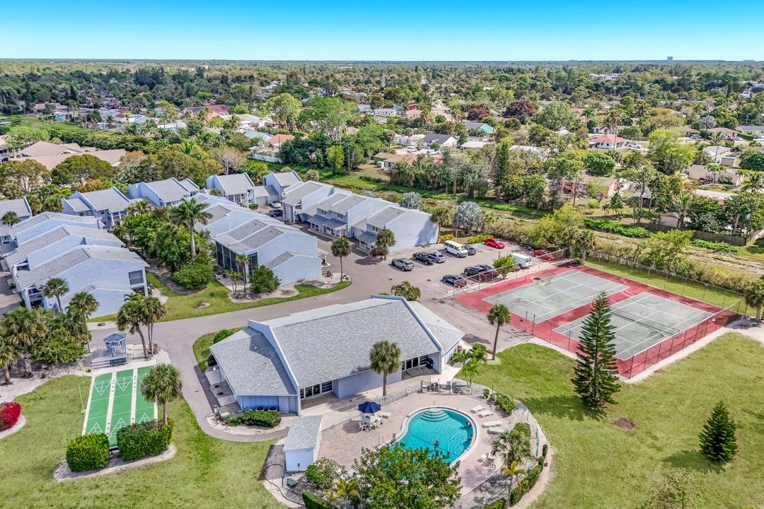 12 Watercolor Cir #12, Naples, FL 34113