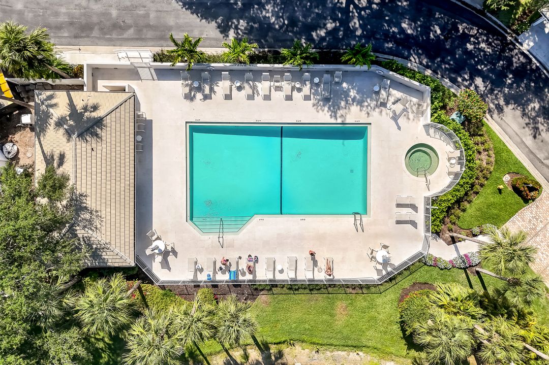 6260 Bellerive Ave #402, Naples, FL 34119