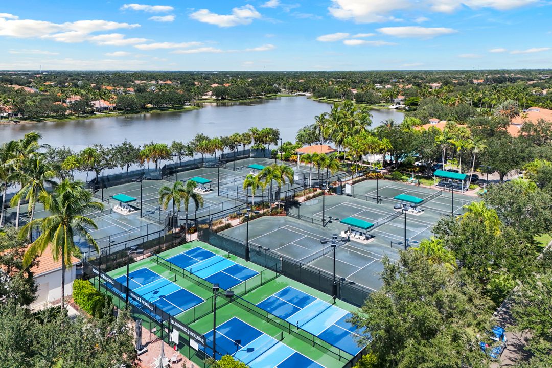 2896 Hatteras Way, Naples, FL 34119