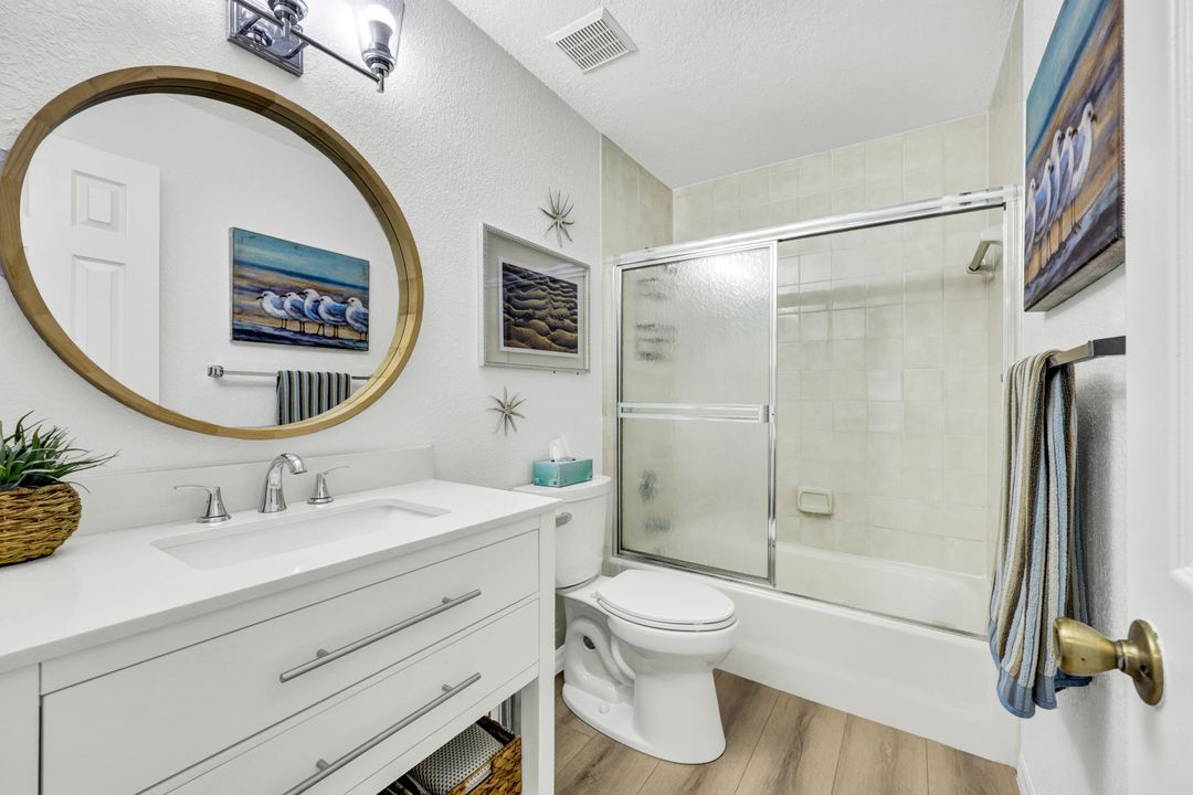 314 Emerald Bay Cir #I-5, Naples, FL 34110