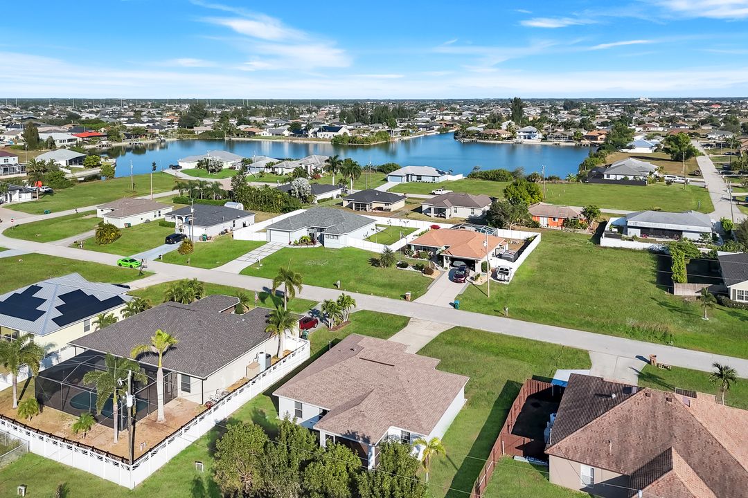 1706 NE 2nd Pl, Cape Coral, FL 33909