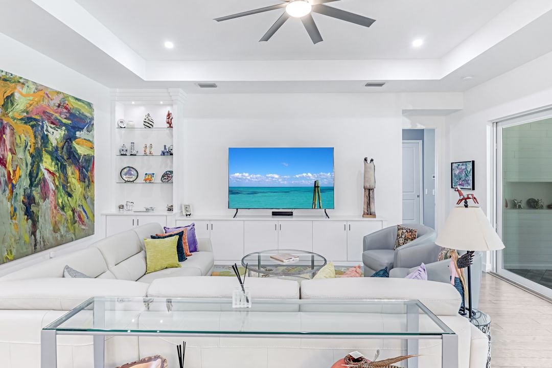 12083 Azalea Wy, Naples, FL 34120