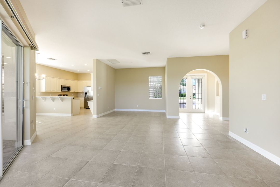 28251 L Burton Fletcher Ct, Bonita Springs, FL 34135