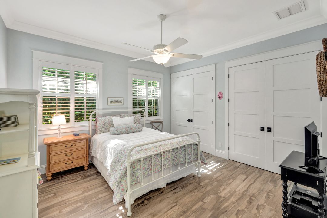 5288 Sand Dollar Ln, Naples, FL 34103