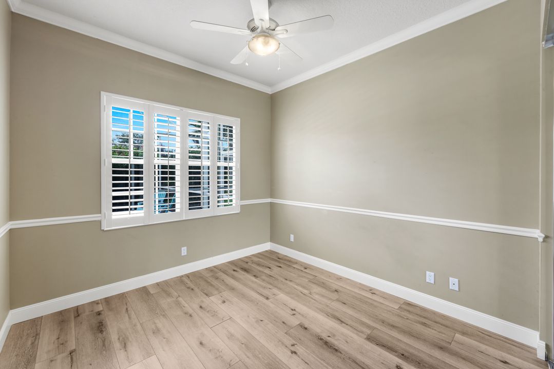 4362 Queen Elizabeth Way, Naples, FL 34119