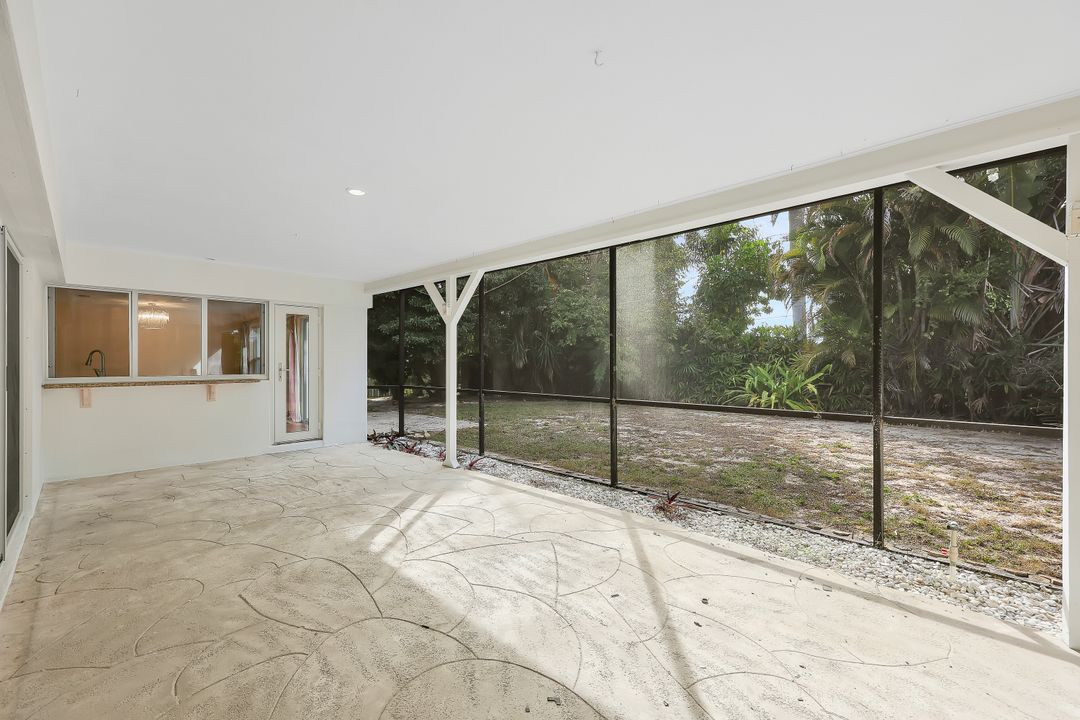 523 E Valley Dr, Bonita Springs, FL 34134