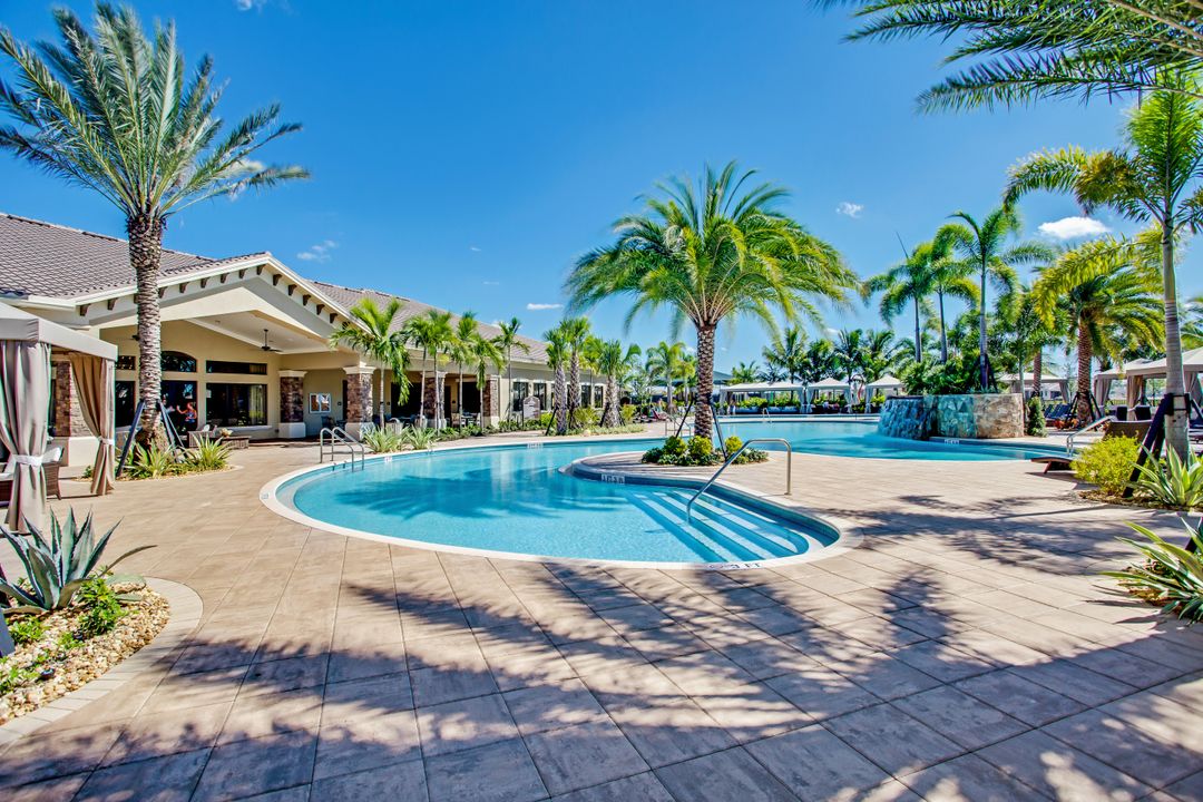 3430 Tigris Ln, Naples, FL 34119