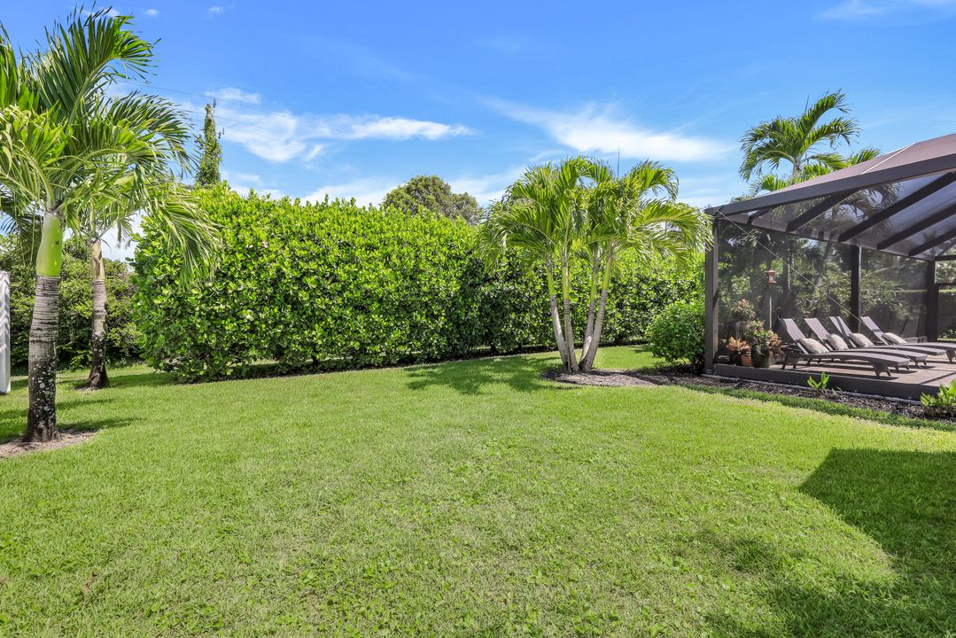 430 Cypress Way E, Naples, FL 34110