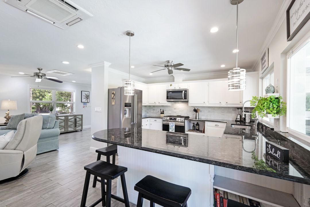 832 97th Ave N, Naples, FL 34108