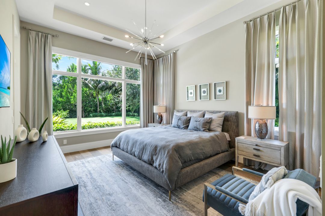 112 Hickory Rd, Naples, FL 34108